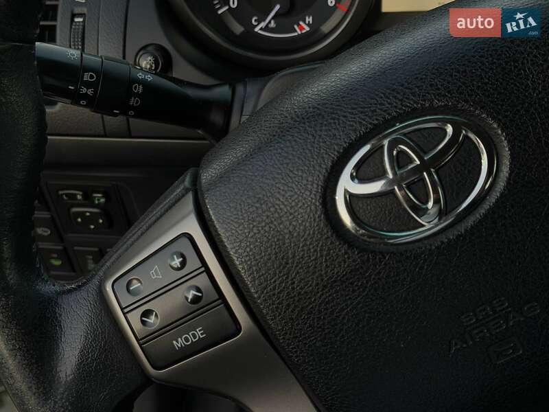 Внедорожник / Кроссовер Toyota Land Cruiser Prado 2012 в Харькове фото 24 Внедорожник / Кроссовер Toyota Land Cruiser Prado 2012 в Харькове