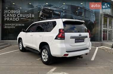 Внедорожник / Кроссовер Toyota Land Cruiser Prado 2018 в 