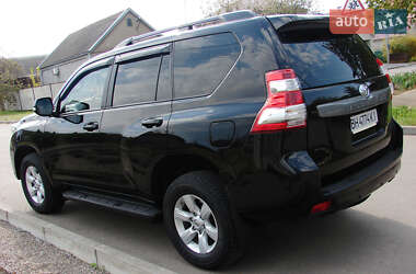 Позашляховик / Кросовер Toyota Land Cruiser Prado 2017 в  фото 8 Позашляховик / Кросовер Toyota Land Cruiser Prado 2017 в