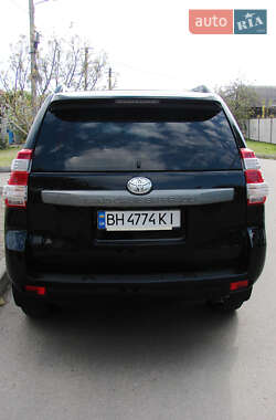 Позашляховик / Кросовер Toyota Land Cruiser Prado 2017 в  фото 10 Позашляховик / Кросовер Toyota Land Cruiser Prado 2017 в