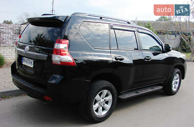 Позашляховик / Кросовер Toyota Land Cruiser Prado 2017 в  фото 12 Позашляховик / Кросовер Toyota Land Cruiser Prado 2017 в
