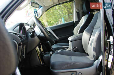 Позашляховик / Кросовер Toyota Land Cruiser Prado 2017 в  фото 14 Позашляховик / Кросовер Toyota Land Cruiser Prado 2017 в