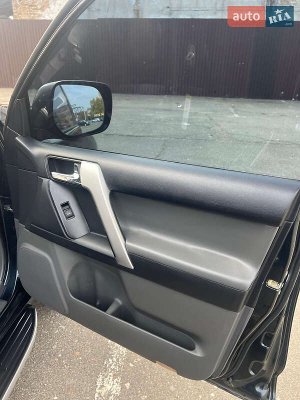 Позашляховик / Кросовер Toyota Land Cruiser Prado 2010 в Києві фото 10 Позашляховик / Кросовер Toyota Land Cruiser Prado 2010 в Києві