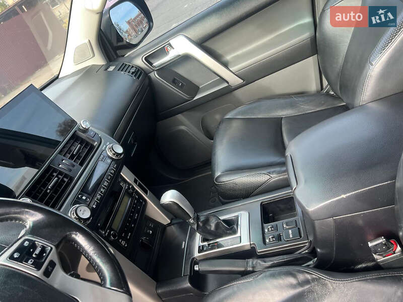 Позашляховик / Кросовер Toyota Land Cruiser Prado 2010 в Києві фото 18 Позашляховик / Кросовер Toyota Land Cruiser Prado 2010 в Києві