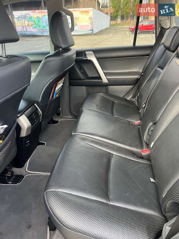 Позашляховик / Кросовер Toyota Land Cruiser Prado 2010 в Києві фото 22 Позашляховик / Кросовер Toyota Land Cruiser Prado 2010 в Києві