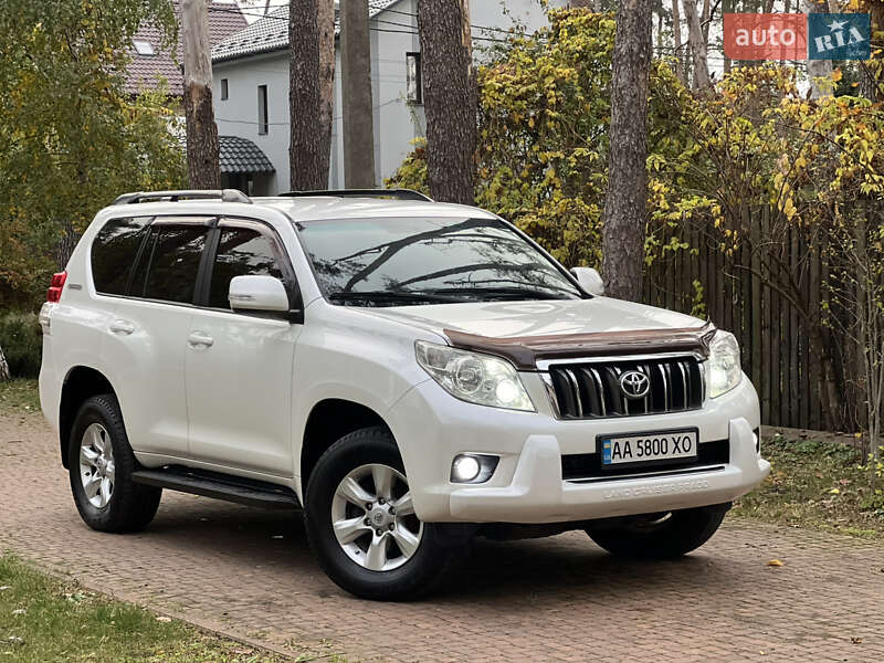 Внедорожник / Кроссовер Toyota Land Cruiser Prado 2010 в Киеве