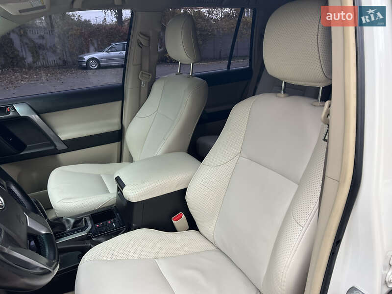 Внедорожник / Кроссовер Toyota Land Cruiser Prado 2010 в Киеве