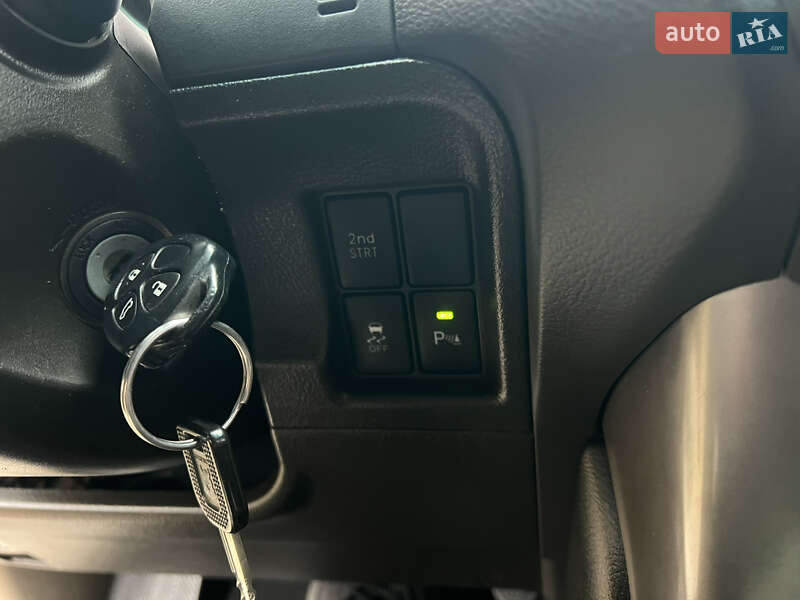 Внедорожник / Кроссовер Toyota Land Cruiser Prado 2010 в Киеве