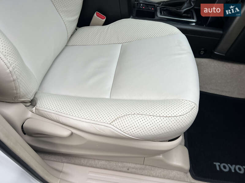 Внедорожник / Кроссовер Toyota Land Cruiser Prado 2010 в Киеве