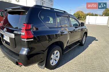 Внедорожник / Кроссовер Toyota Land Cruiser Prado 2019 в 
