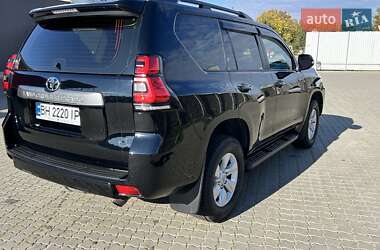 Внедорожник / Кроссовер Toyota Land Cruiser Prado 2019 в 