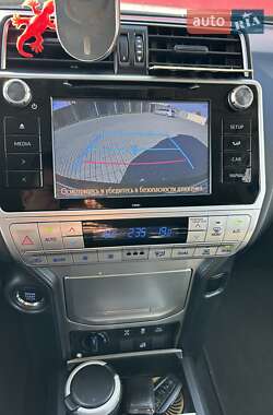 Внедорожник / Кроссовер Toyota Land Cruiser Prado 2019 в 