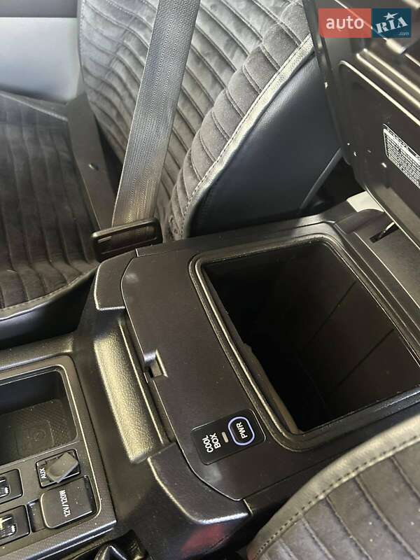 Внедорожник / Кроссовер Toyota Land Cruiser Prado 2010 в Драбове фото 12 Внедорожник / Кроссовер Toyota Land Cruiser Prado 2010 в Драбове