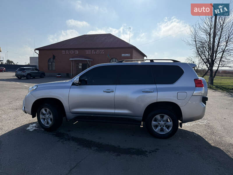 Внедорожник / Кроссовер Toyota Land Cruiser Prado 2010 в Харькове фото 4 Внедорожник / Кроссовер Toyota Land Cruiser Prado 2010 в Харькове