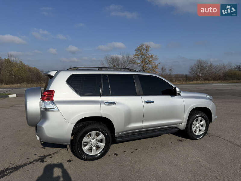 Внедорожник / Кроссовер Toyota Land Cruiser Prado 2010 в Харькове фото 8 Внедорожник / Кроссовер Toyota Land Cruiser Prado 2010 в Харькове