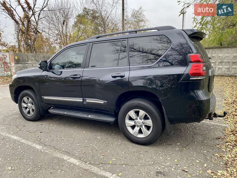 Позашляховик / Кросовер Toyota Land Cruiser Prado 2017 в Києві фото 3 Позашляховик / Кросовер Toyota Land Cruiser Prado 2017 в Києві