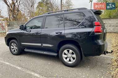 Внедорожник / Кроссовер Toyota Land Cruiser Prado 2017 в 