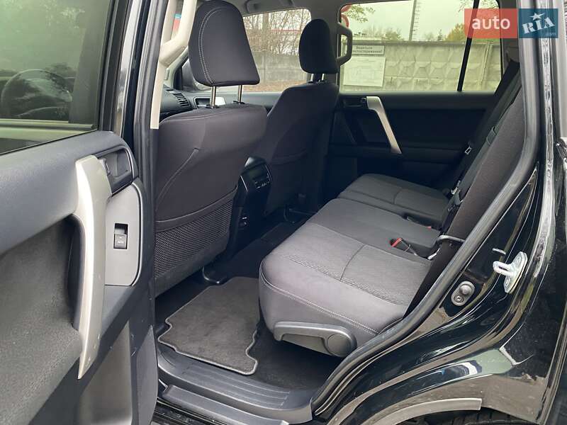 Позашляховик / Кросовер Toyota Land Cruiser Prado 2017 в Києві фото 7 Позашляховик / Кросовер Toyota Land Cruiser Prado 2017 в Києві