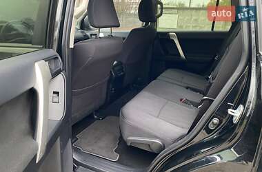 Внедорожник / Кроссовер Toyota Land Cruiser Prado 2017 в 