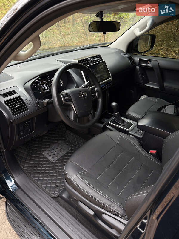 Позашляховик / Кросовер Toyota Land Cruiser Prado 2020 в Києві
