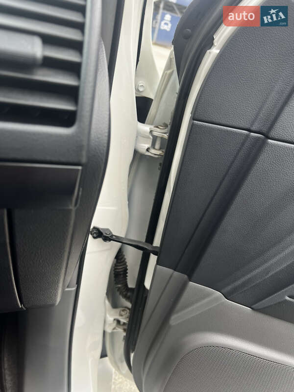 Внедорожник / Кроссовер Toyota Land Cruiser Prado 2012 в Запорожье фото 31 Внедорожник / Кроссовер Toyota Land Cruiser Prado 2012 в Запорожье