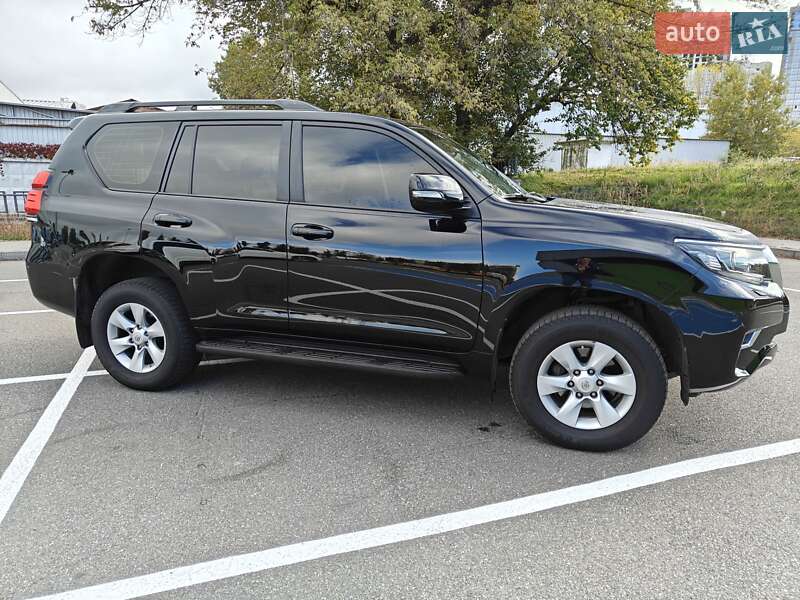 Внедорожник / Кроссовер Toyota Land Cruiser Prado 2019 в Киеве фото 43 Внедорожник / Кроссовер Toyota Land Cruiser Prado 2019 в Киеве
