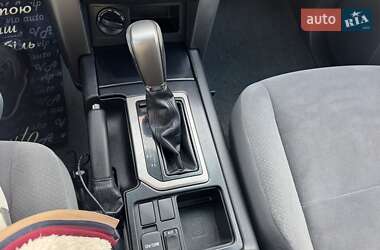 Внедорожник / Кроссовер Toyota Land Cruiser Prado 2012 в 
