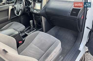Внедорожник / Кроссовер Toyota Land Cruiser Prado 2012 в 