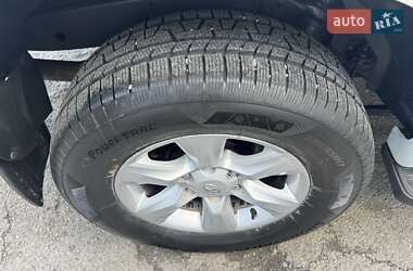 Внедорожник / Кроссовер Toyota Land Cruiser Prado 2012 в 