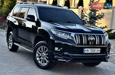 Внедорожник / Кроссовер Toyota Land Cruiser Prado 2020 в 