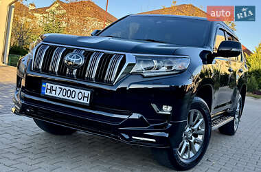 Внедорожник / Кроссовер Toyota Land Cruiser Prado 2020 в 