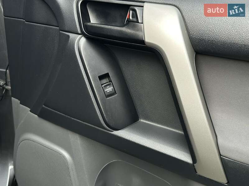 Внедорожник / Кроссовер Toyota Land Cruiser Prado 2013 в Кельменцах фото 38 Внедорожник / Кроссовер Toyota Land Cruiser Prado 2013 в Кельменцах