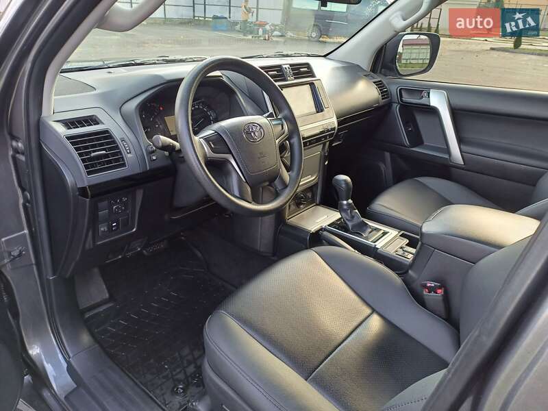 Внедорожник / Кроссовер Toyota Land Cruiser Prado 2019 в Ужгороде фото 12 Внедорожник / Кроссовер Toyota Land Cruiser Prado 2019 в Ужгороде