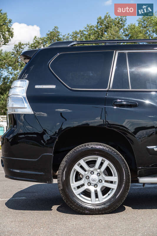 Внедорожник / Кроссовер Toyota Land Cruiser Prado 2011 в Киеве