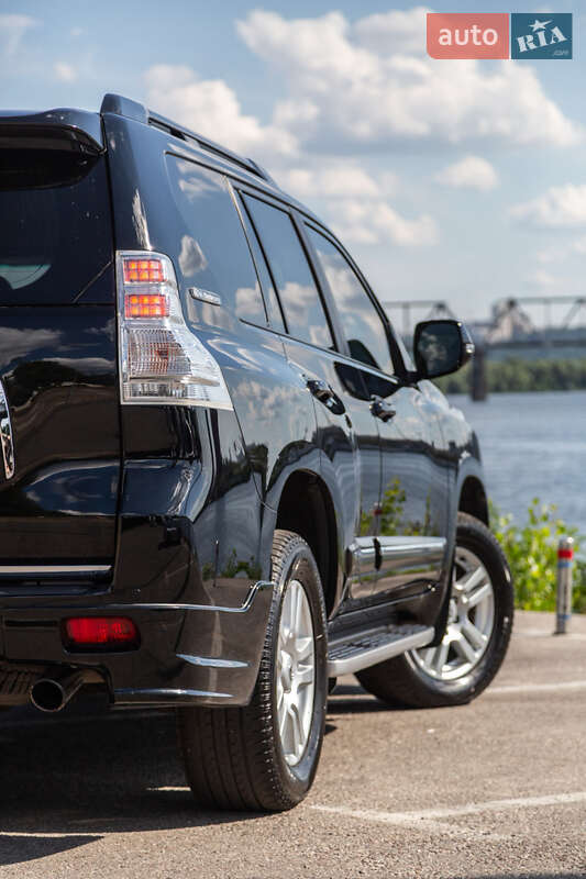 Внедорожник / Кроссовер Toyota Land Cruiser Prado 2011 в Киеве
