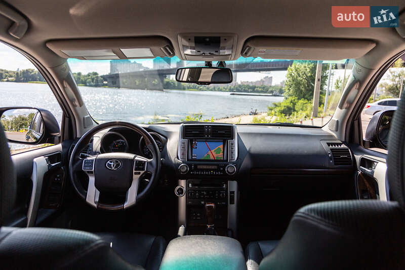 Внедорожник / Кроссовер Toyota Land Cruiser Prado 2011 в Киеве