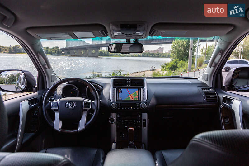 Внедорожник / Кроссовер Toyota Land Cruiser Prado 2011 в Киеве