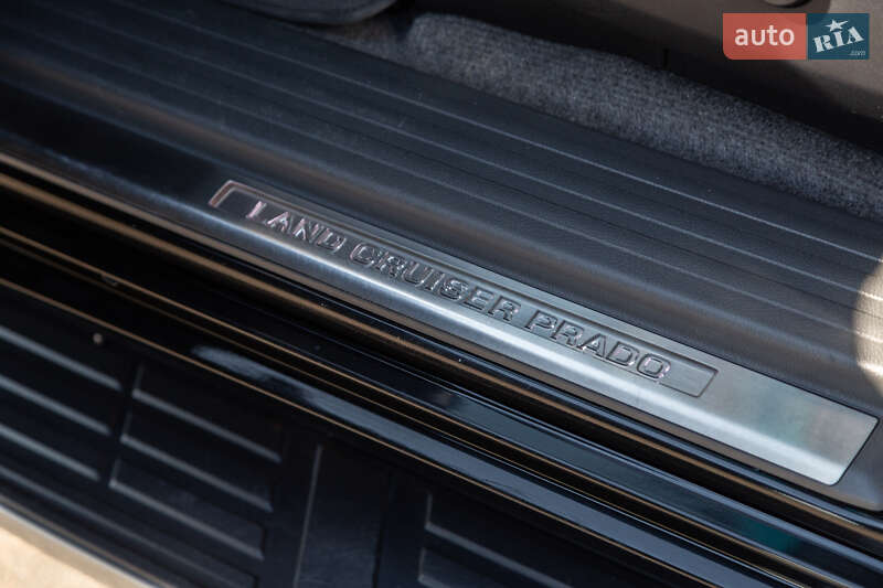 Внедорожник / Кроссовер Toyota Land Cruiser Prado 2011 в Киеве