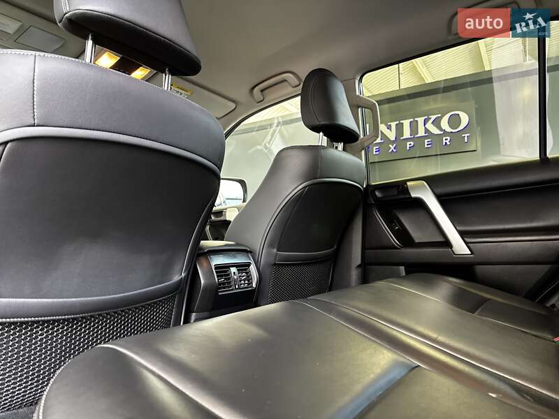 Внедорожник / Кроссовер Toyota Land Cruiser Prado 2017 в Киеве фото 23 Внедорожник / Кроссовер Toyota Land Cruiser Prado 2017 в Киеве