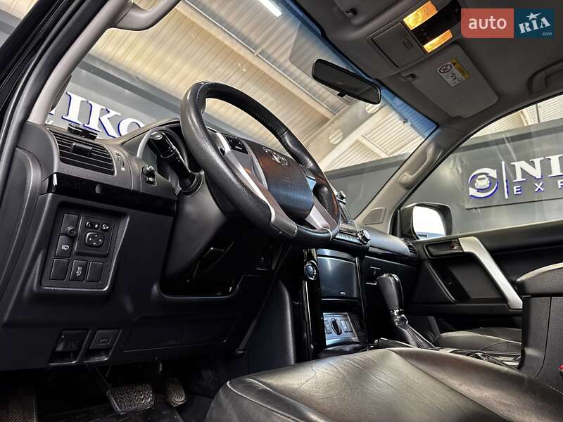 Внедорожник / Кроссовер Toyota Land Cruiser Prado 2017 в Киеве фото 22 Внедорожник / Кроссовер Toyota Land Cruiser Prado 2017 в Киеве