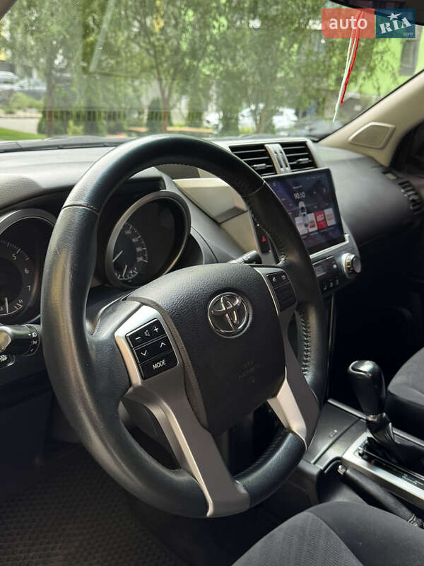 Позашляховик / Кросовер Toyota Land Cruiser Prado 2015 в Дніпрі фото 11 Позашляховик / Кросовер Toyota Land Cruiser Prado 2015 в Дніпрі