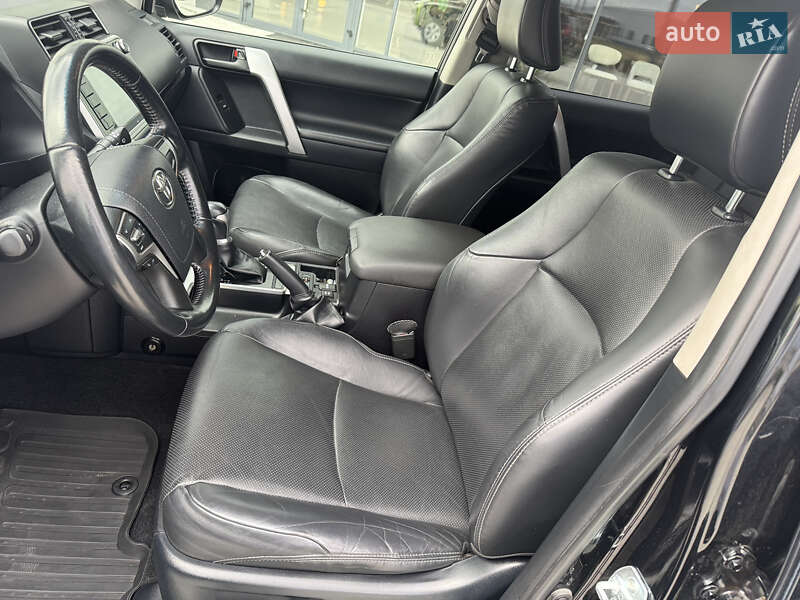 Внедорожник / Кроссовер Toyota Land Cruiser Prado 2019 в Хусте