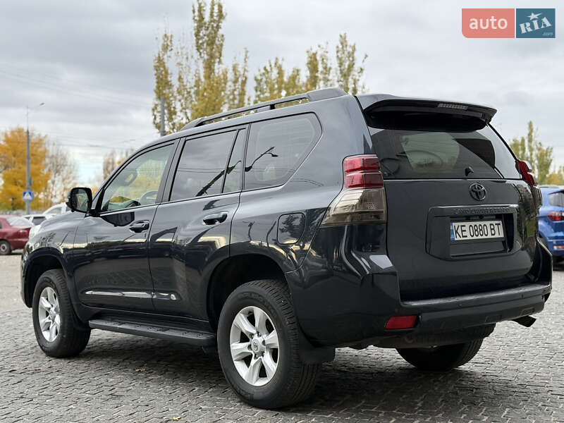 Внедорожник / Кроссовер Toyota Land Cruiser Prado 2010 в Днепре