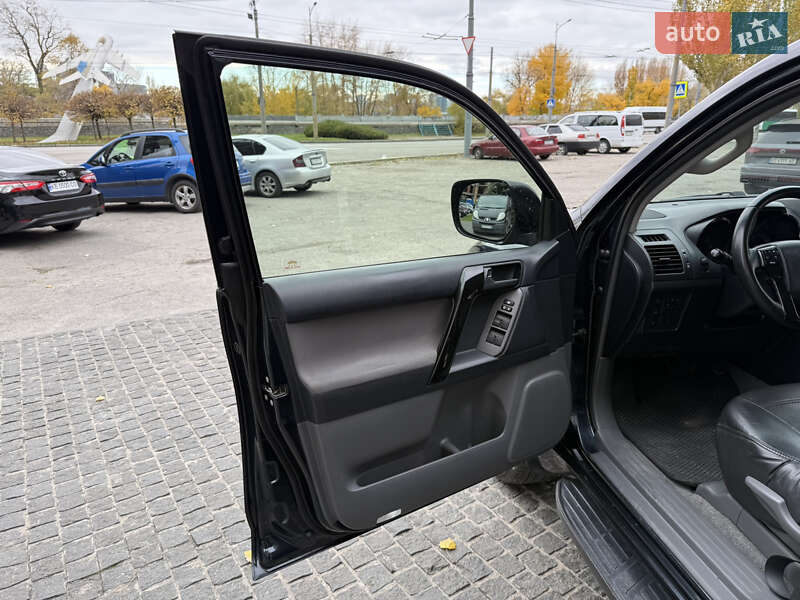 Внедорожник / Кроссовер Toyota Land Cruiser Prado 2010 в Днепре