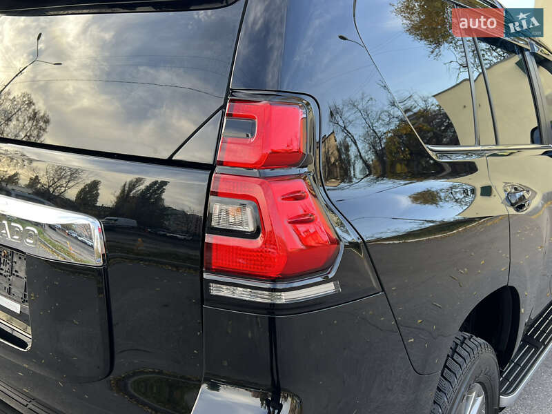 Позашляховик / Кросовер Toyota Land Cruiser Prado 2018 в Києві