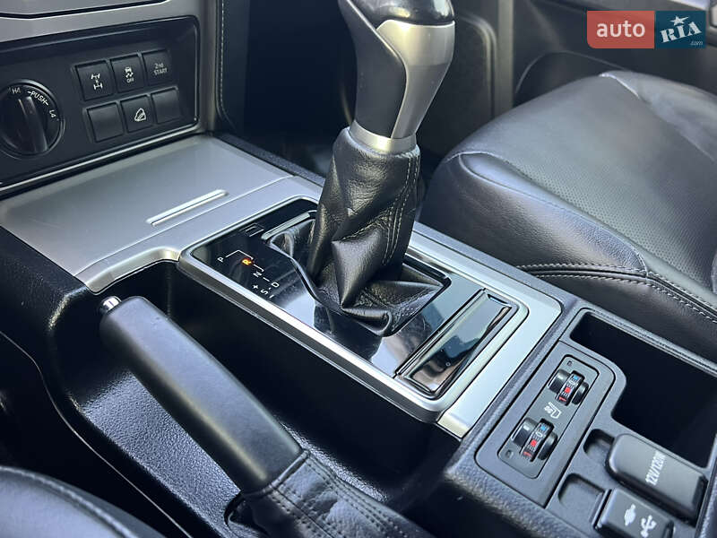 Позашляховик / Кросовер Toyota Land Cruiser Prado 2018 в Києві