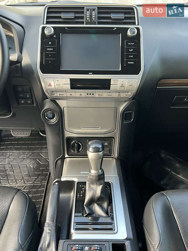 Позашляховик / Кросовер Toyota Land Cruiser Prado 2018 в Києві