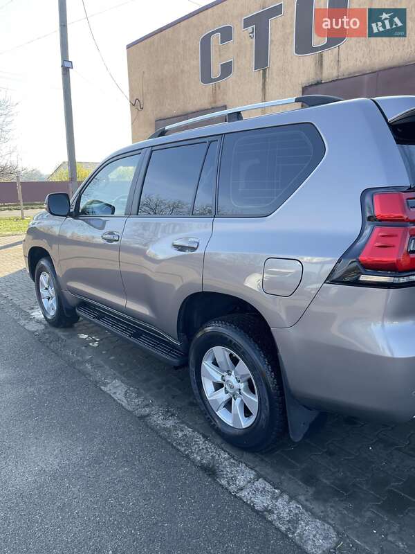 Позашляховик / Кросовер Toyota Land Cruiser Prado 2022 в Черкасах фото 12 Позашляховик / Кросовер Toyota Land Cruiser Prado 2022 в Черкасах