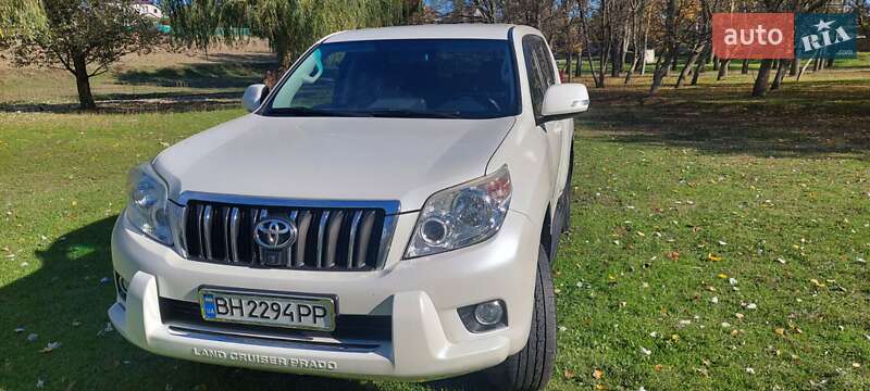 Внедорожник / Кроссовер Toyota Land Cruiser Prado 2010 в Рени