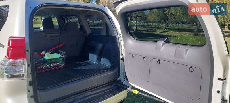 Внедорожник / Кроссовер Toyota Land Cruiser Prado 2010 в Рени